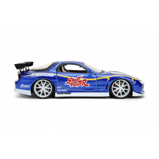 Vehicle with figure Street Fighter 1993 Mazda RX7 1/24