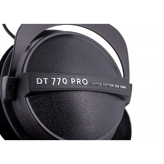 Beyerdynamic DT 770 PRO 250 OHM Black Limited Edition - closed studio headphones