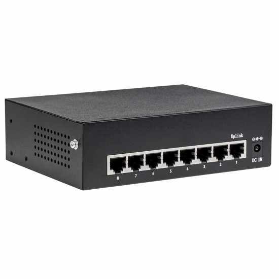 Intellinet 8-Port Gigabit Ethernet PoE+ Switch, IEEE 802.3at/af Power over Ethernet (PoE+/PoE) Compliant, 60 W, Desktop, Box