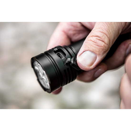 OSRAM P9 LED USB Rechargeable Flashlight 3300 lm