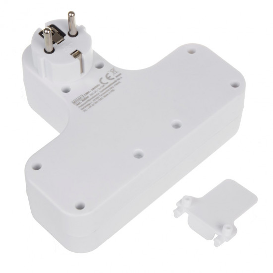 Maclean Energy MCE224 quad socket with switch and stabilizing foot.