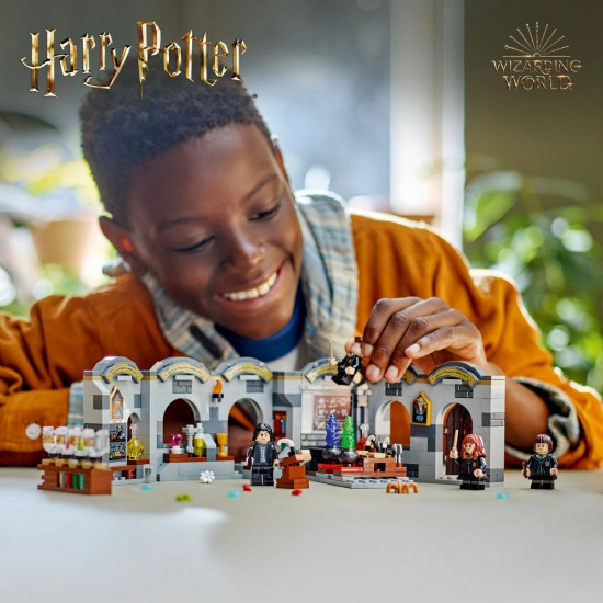 LEGO Harry Potter 76431 Hogwarts Castle: Potions Class