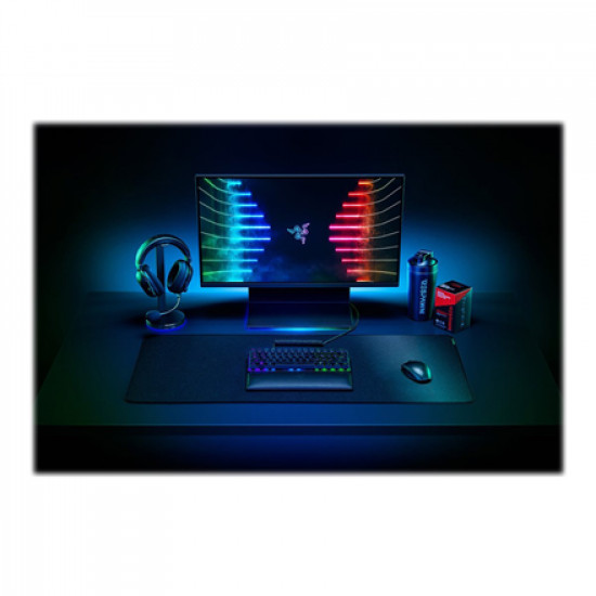 Razer | Strider Gaming Mouse Mat, XXL | Black