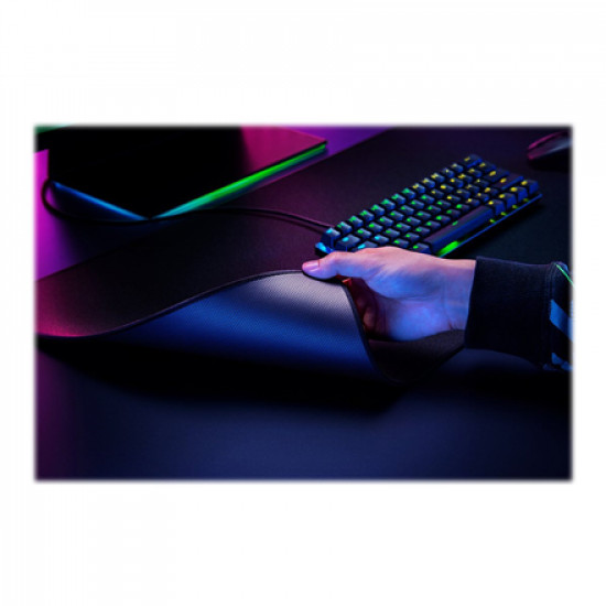 Razer | Strider Gaming Mouse Mat, XXL | Black