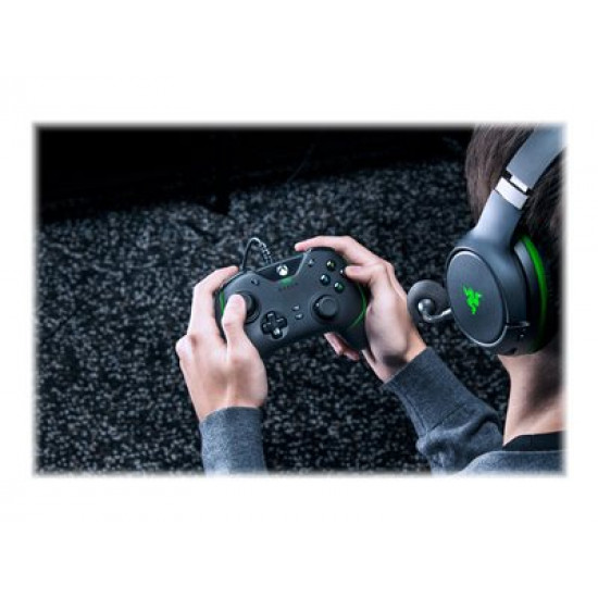 RAZER Wolverine V2 Gaming Controller for Xbox Series X