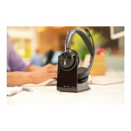 HP Poly Voyager Focus 2 USB-C with charge stand Headset