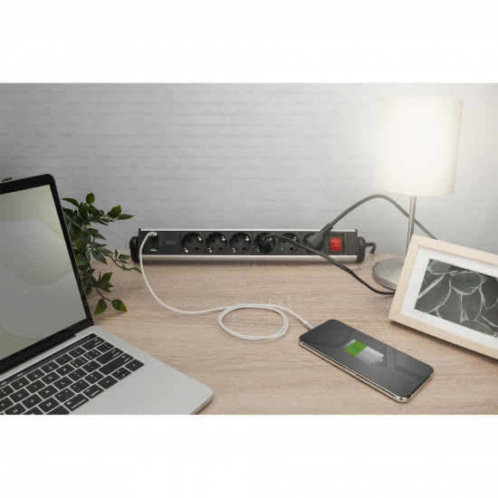 Digitus 6-Fach Steckdosenleiste mit 2xUSB-A; 1xUSB-C und Schalter Schwarz/Silver